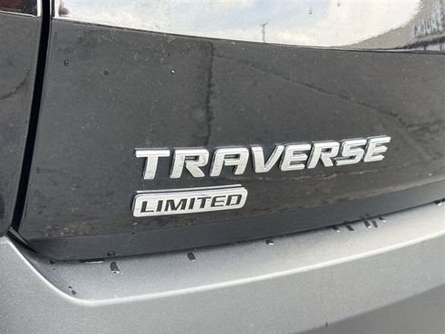 Used 2024 Chevrolet Traverse LT FWD image 33