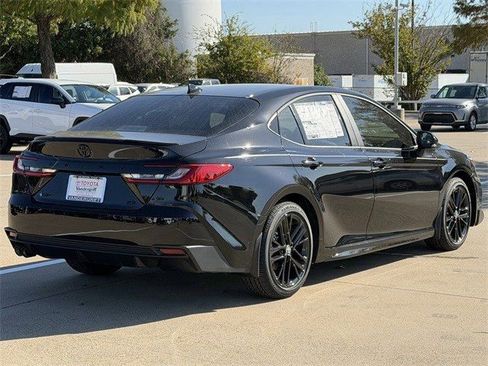 New 2026 Toyota Camry SE image 4