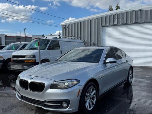 Used 2015 BMW 528i Sedan RWD image 2