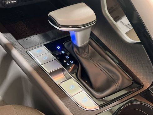 Used 2022 Hyundai Elantra SEL w/ Convenience + Premium Package image 18