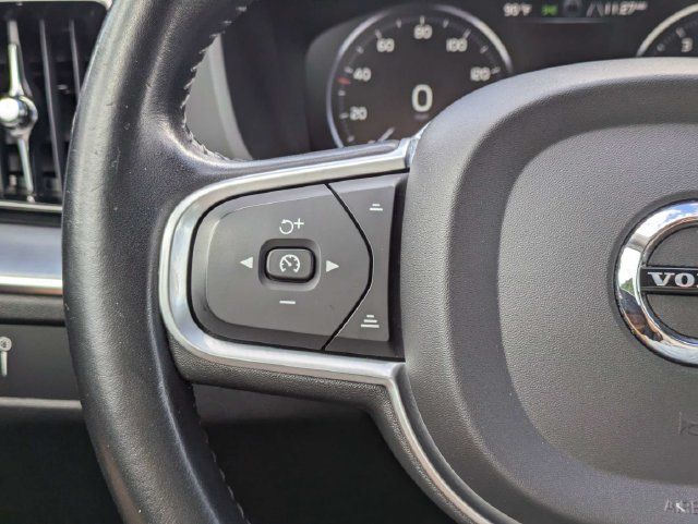 Used 2020 Volvo XC60 T5 Momentum w/ Protection Package Premier FWD image 25