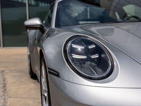 Used 2025 Porsche 911 Carrera RWD image 5