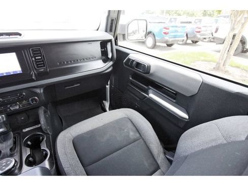 Used 2022 Ford Bronco Big Bend w/ Sasquatch Package AWD/4WD image 9
