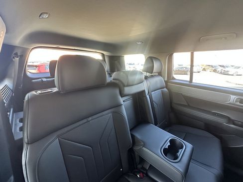 Used 2024 Hyundai Santa Fe SEL image 37