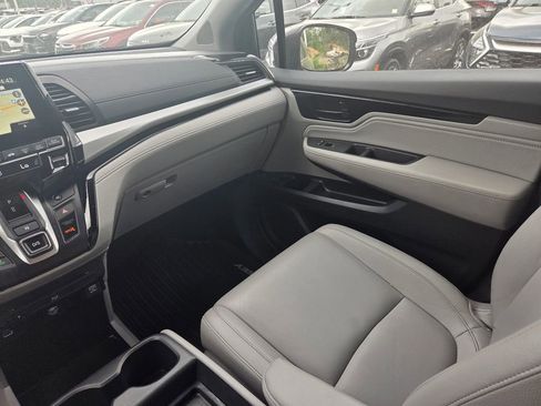 Used 2023 Honda Odyssey Touring image 16