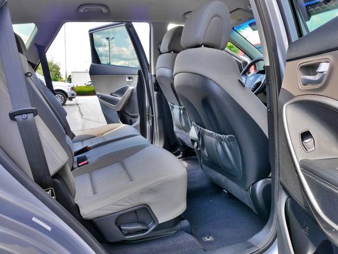 Used 2017 Hyundai Santa Fe SE w/ Cargo Package AWD/4WD image 11