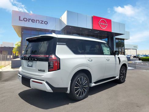 New 2025 Nissan Armada Platinum Reserve image 4
