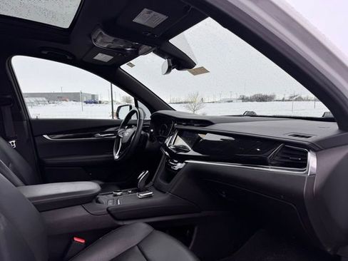 Used 2021 Cadillac XT6 Premium Luxury image 23