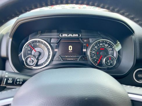 Used 2022 RAM 1500 Big Horn AWD/4WD image 12