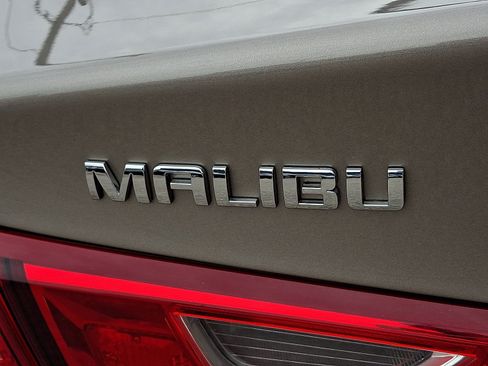 Used 2024 Chevrolet Malibu LT FWD image 30