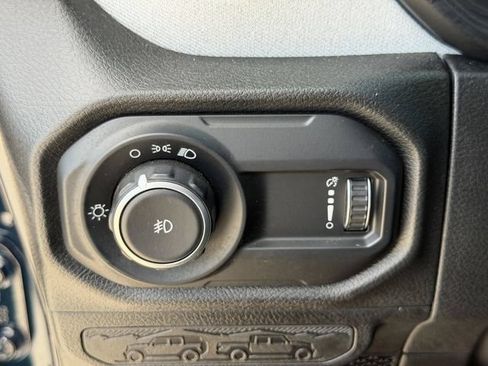 Used 2025 Jeep Wrangler Sport AWD/4WD image 26