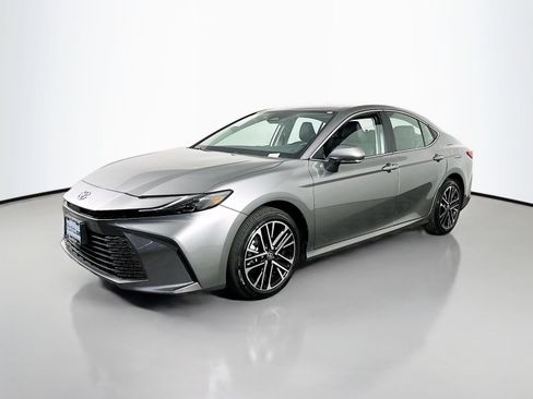 Certified 2025 Toyota Camry XLE AWD/4WD image 3