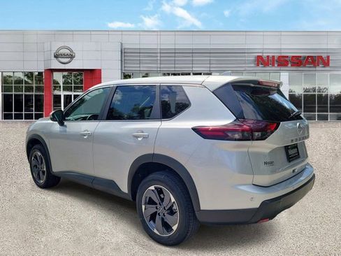 Certified 2025 Nissan Rogue SV FWD image 7