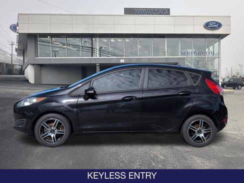 Used 2015 Ford Fiesta SE image 6