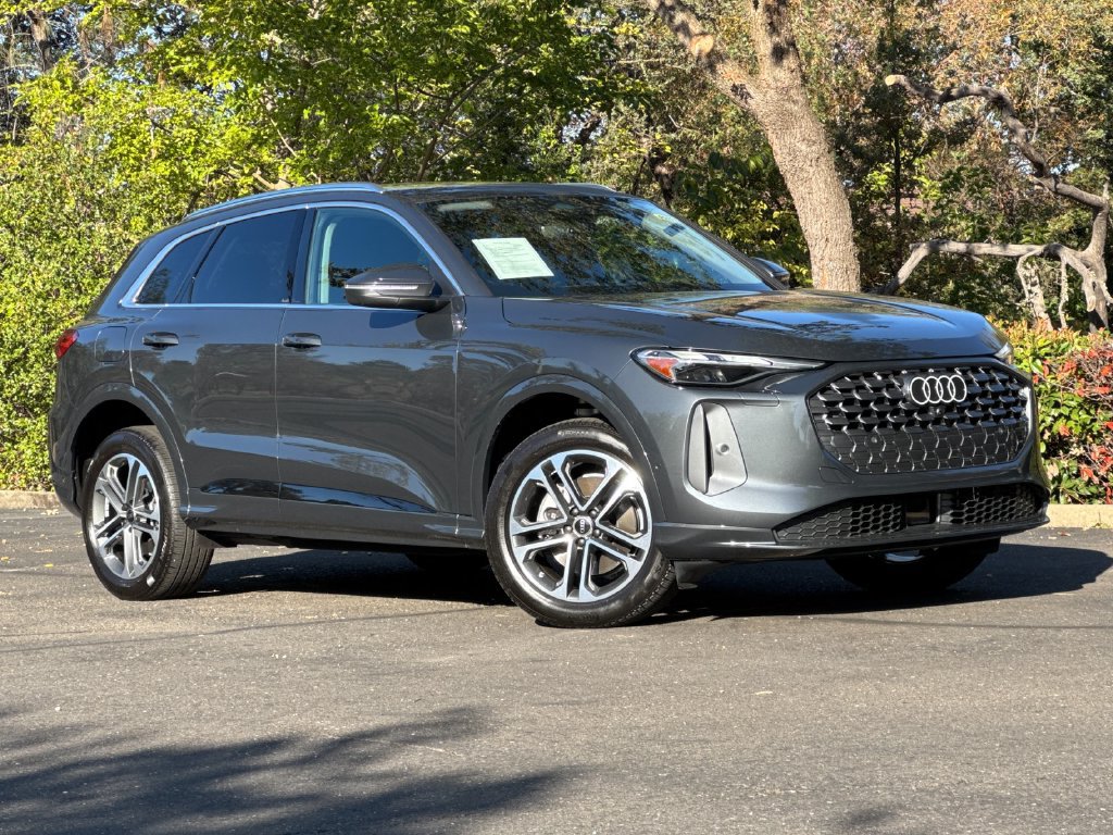 New 2025 Audi Q5 Premium w/ Convenience Package AWD/4WD image 2