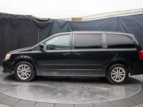 Used 2014 Dodge Grand Caravan SXT image 9