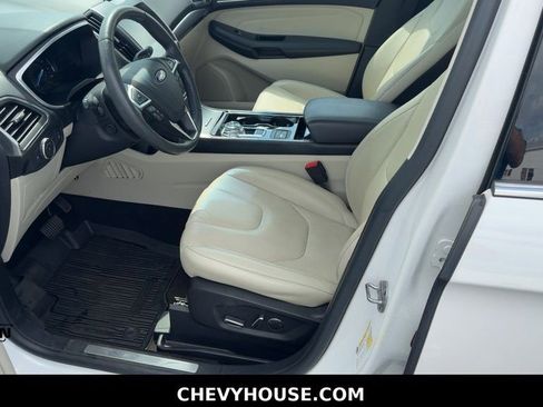 Used 2019 Ford Edge Titanium w/ Equipment Group 301A FWD image 9
