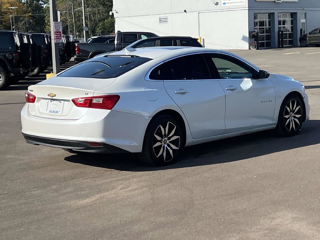 Used 2017 Chevrolet Malibu LT w/ Leather Package FWD image 6