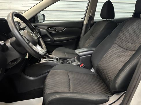Used 2019 Nissan Rogue S AWD/4WD image 8
