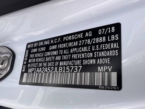 Used 2018 Porsche Macan AWD/4WD image 39