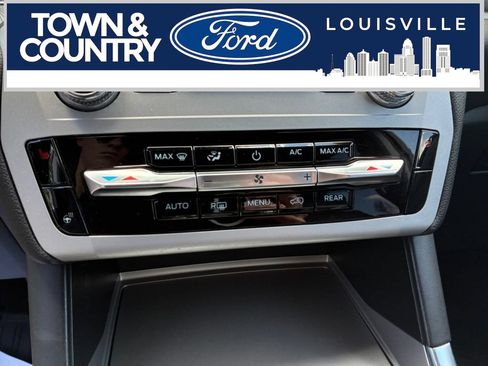 Used 2023 Ford Explorer XLT w/ Equipment Group 202A RWD image 11