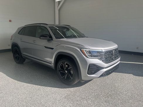 New 2026 Volkswagen Atlas Cross Sport SEL R-Line AWD/4WD image 6