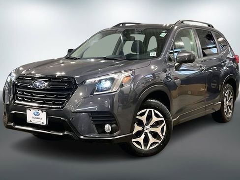 Used 2023 Subaru Forester Premium image 3