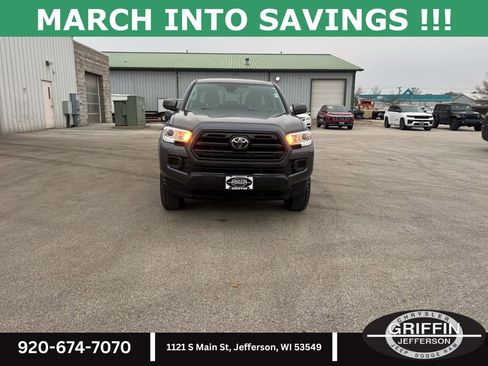 Used 2019 Toyota Tacoma SR w/ SR Convenience Package image 4