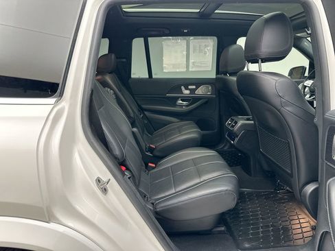 Used 2023 Mercedes-Benz GLS 450 4MATIC image 7