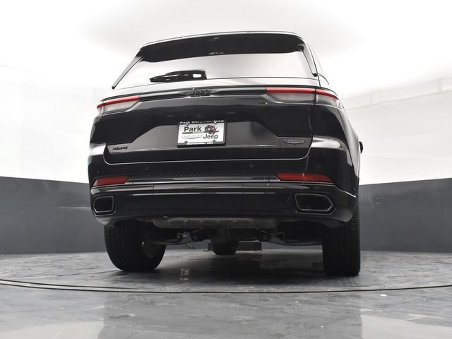 Used 2024 Jeep Grand Cherokee Summit AWD/4WD image 23