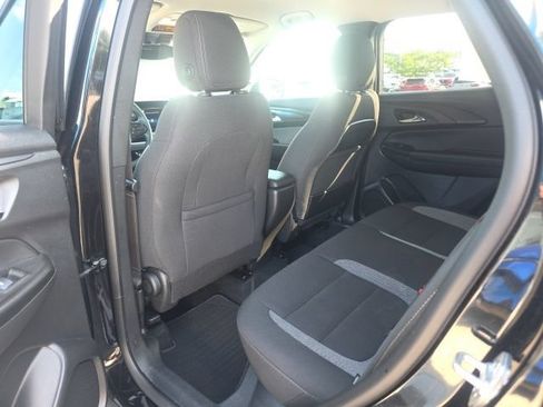 Used 2025 Chevrolet TrailBlazer LT AWD/4WD image 31