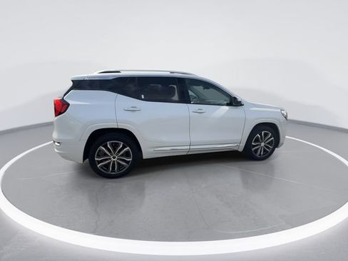 Used 2020 GMC Terrain Denali w/ Denali Premium Package AWD/4WD image 9