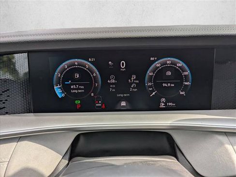 New 2026 Volkswagen Tiguan SE R-Line FWD image 16