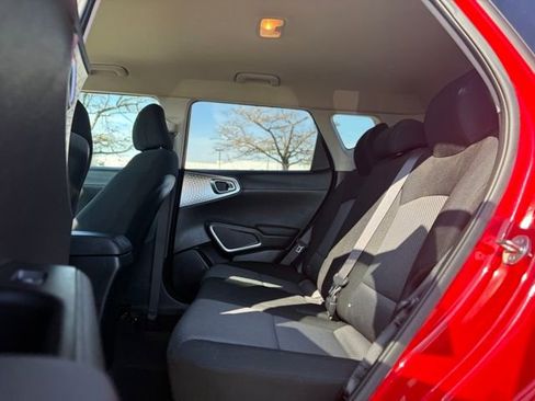 Certified 2023 Kia Soul LX w/ LX Technology Package image 17