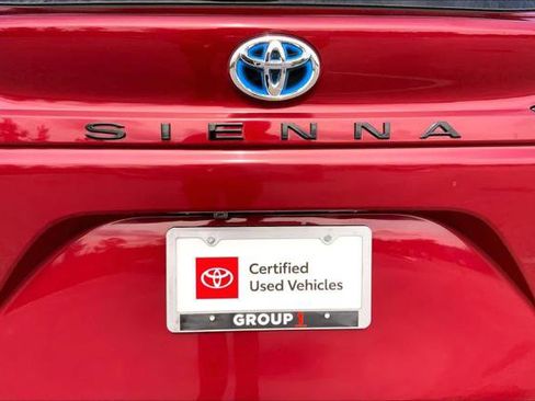 Certified 2023 Toyota Sienna XSE w/ XSE Plus Package image 10