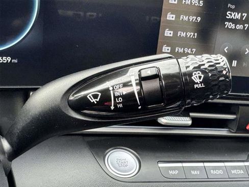 Certified 2025 Hyundai Elantra SEL image 24