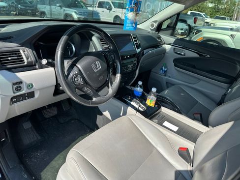 Used 2017 Honda Pilot Touring image 15