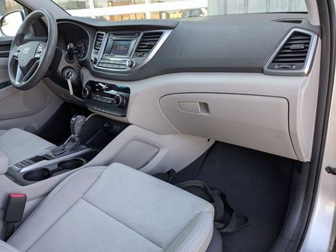 Used 2018 Hyundai Tucson SE AWD/4WD image 28
