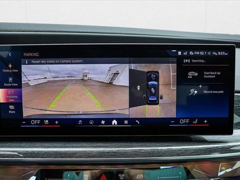 New 2025 BMW i7 eDrive50 w/ Premium Package image 17