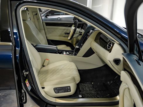Used 2018 Bentley Flying Spur W12 AWD/4WD image 43