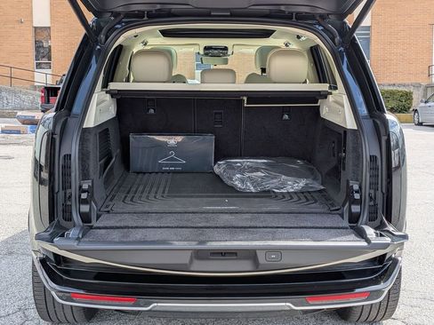 Used 2024 Land Rover Range Rover SE AWD/4WD image 6