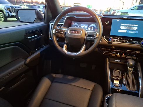 Used 2024 GMC Canyon Elevation w/ Elevation Premium Package image 14