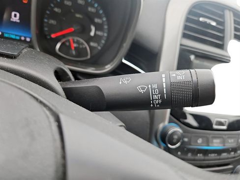 Used 2015 Chevrolet Malibu LT w/ Power Convenience Package image 17