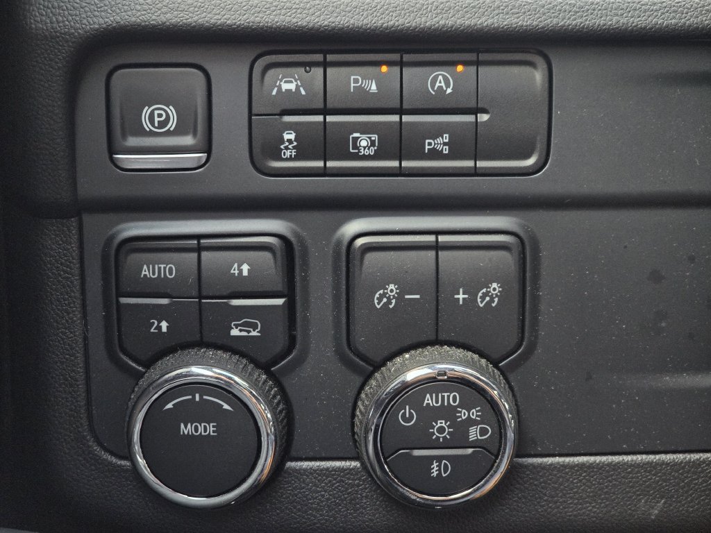 Certified 2025 Chevrolet Tahoe Premier AWD/4WD image 38