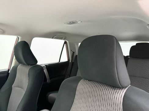 Used 2021 Toyota 4Runner SR5 AWD/4WD image 25