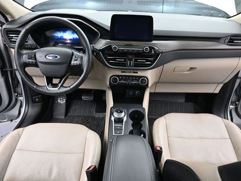 Used 2020 Ford Escape Titanium image 12