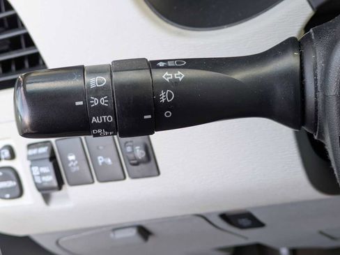 Used 2012 Toyota Sienna Limited image 27