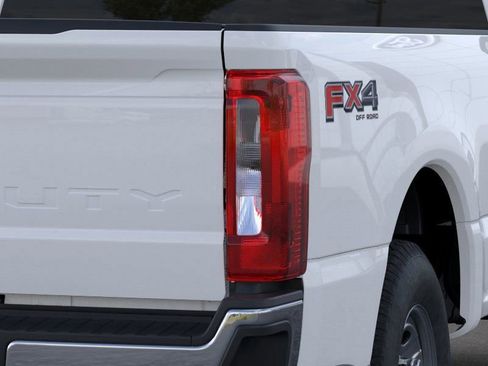 New 2026 Ford F350 XL w/ FX4 Off-Road Package image 21