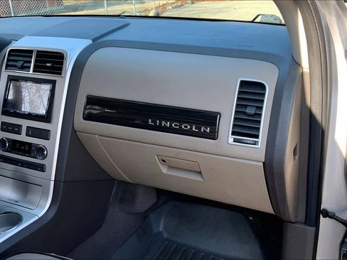 Used 2009 Lincoln MKX 2WD image 17