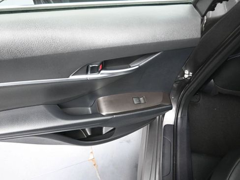 Used 2024 Toyota Camry SE image 29